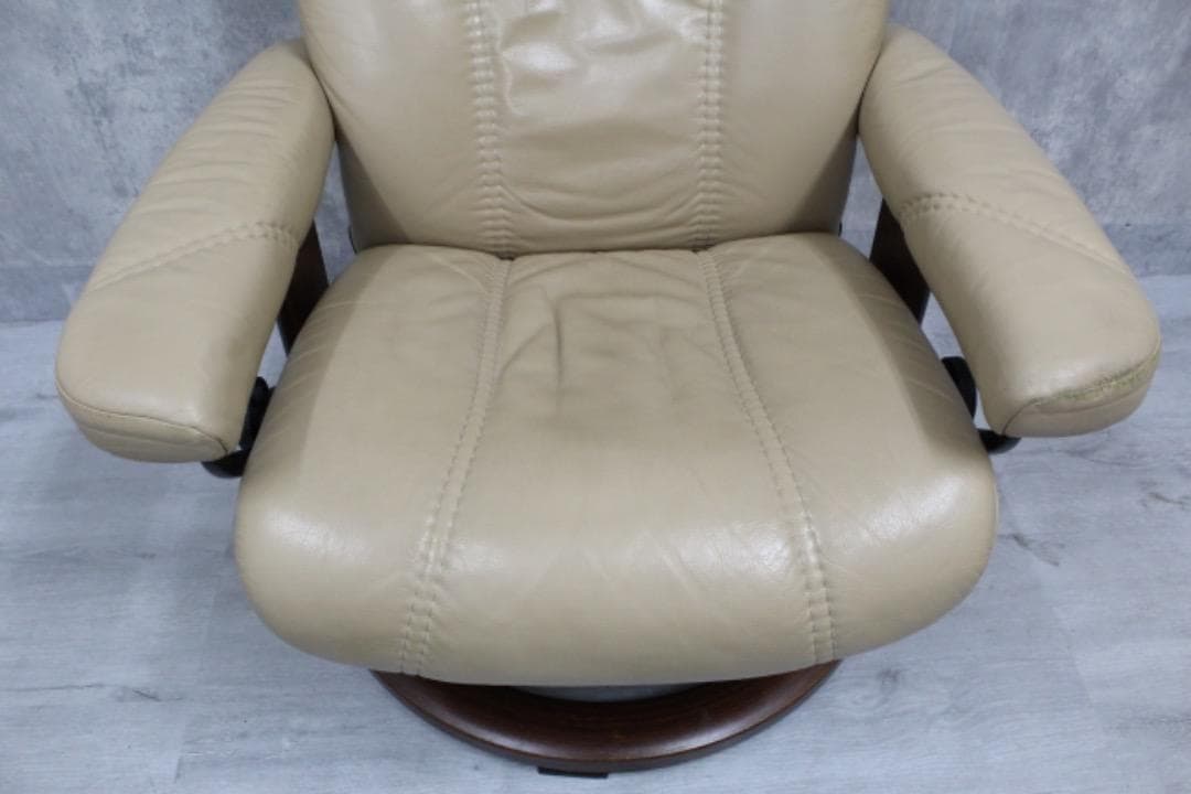 Stressless ベージュ リクライニングチェア　本革