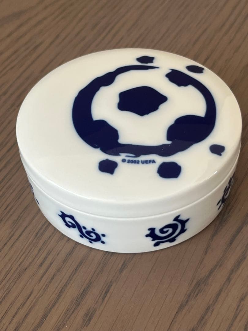 EURO2004 ビスタアレグレ製陶器蓋付き小物入れ