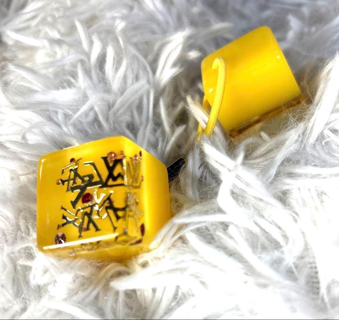 訳あり✨えりぴょん様　キューブ ヘアーゴム