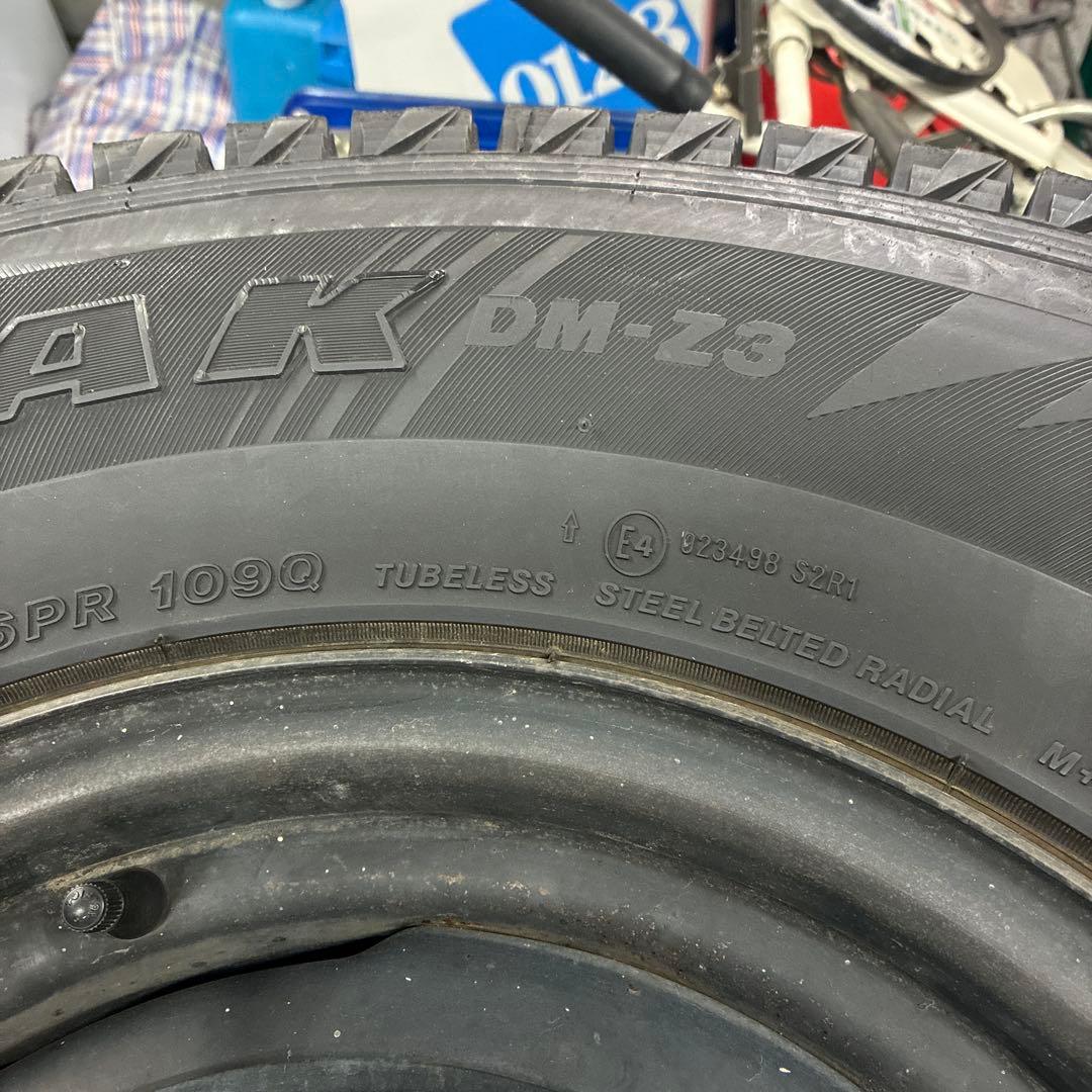 スタッドレス　31x10.50R15 ブリヂストン ブリザック BLIZZAK
