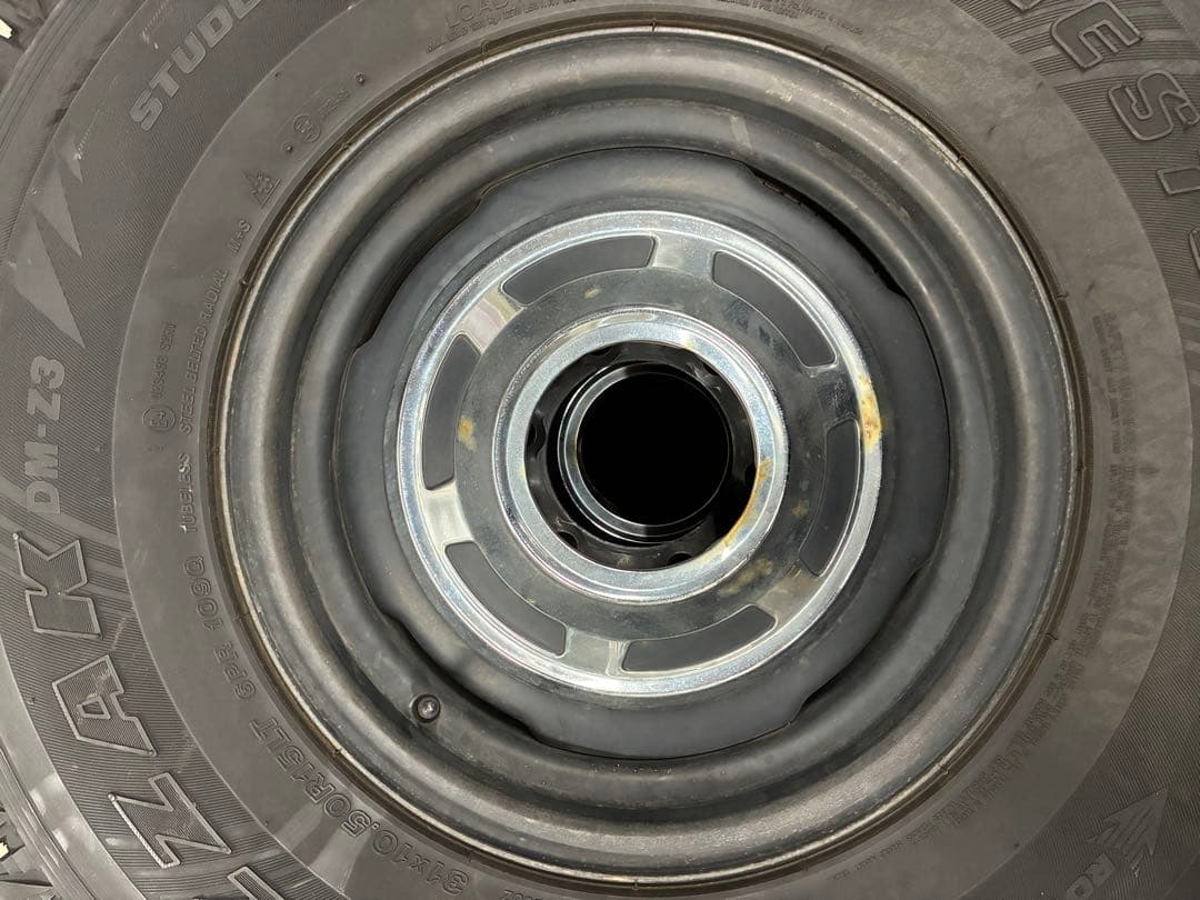 スタッドレス　31x10.50R15 ブリヂストン ブリザック BLIZZAK