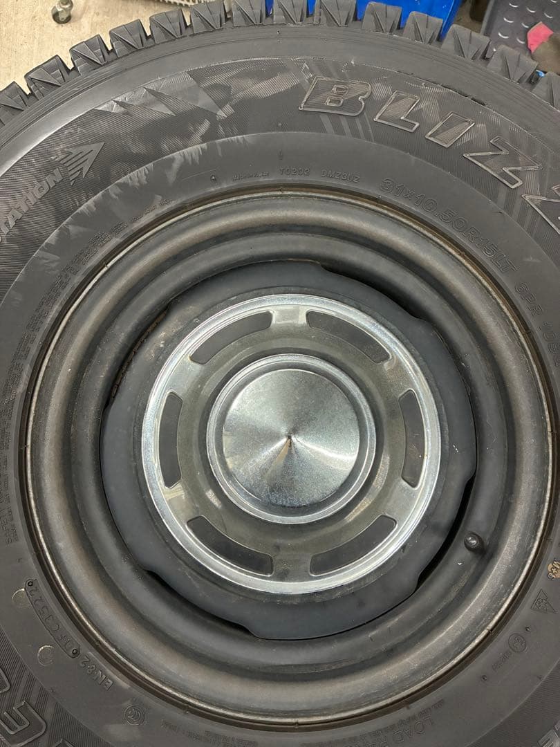 スタッドレス　31x10.50R15 ブリヂストン ブリザック BLIZZAK