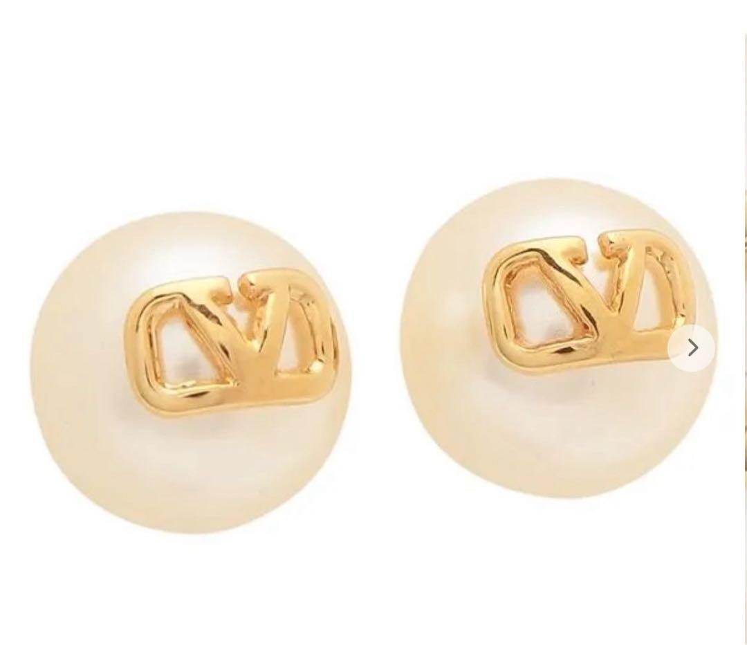 値下げ＜VALENTINO＞Vロゴ シグネチャー パールビーズ ピアス