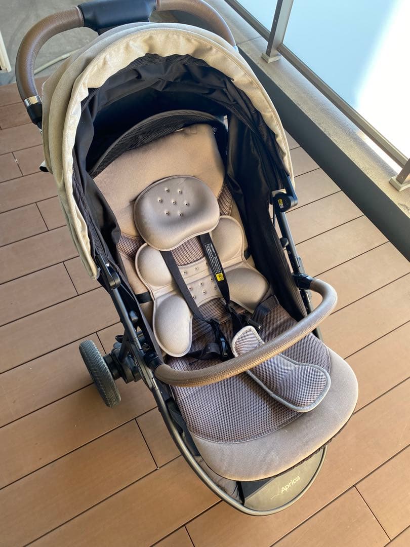 スムーヴプレシャス　ベージュ ベビーカー