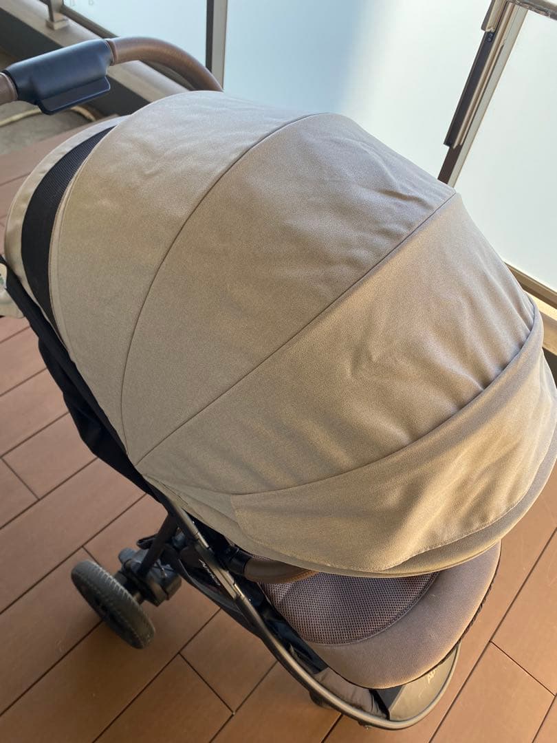 スムーヴプレシャス　ベージュ ベビーカー