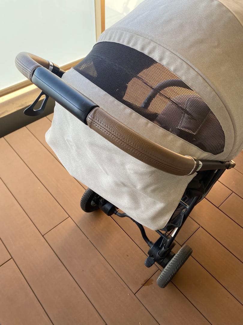 スムーヴプレシャス　ベージュ ベビーカー