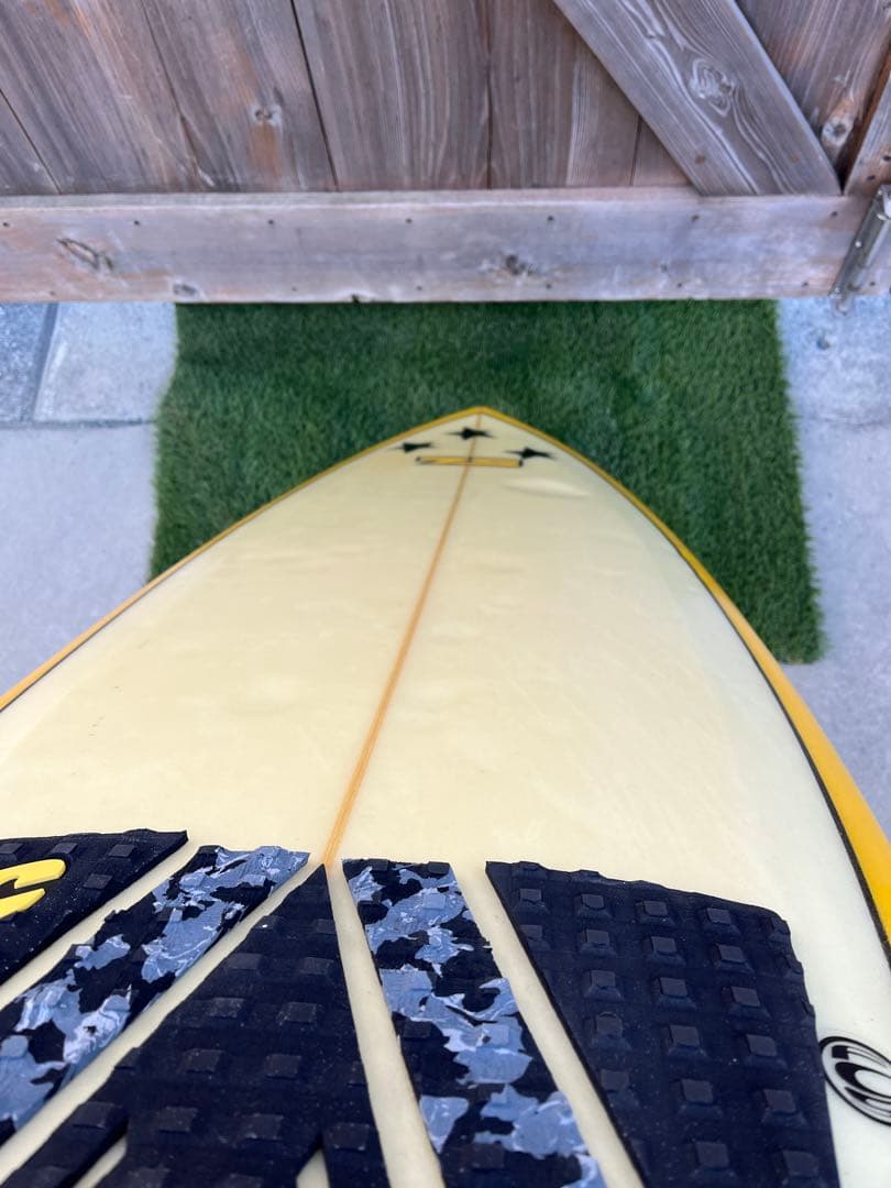 75モデル イエロー ショートボード