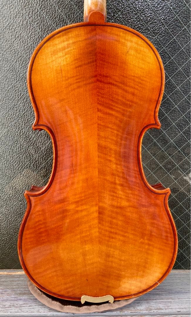 鈴木バイオリン, 4/4 N.330 SUZUKI VIOLIN
