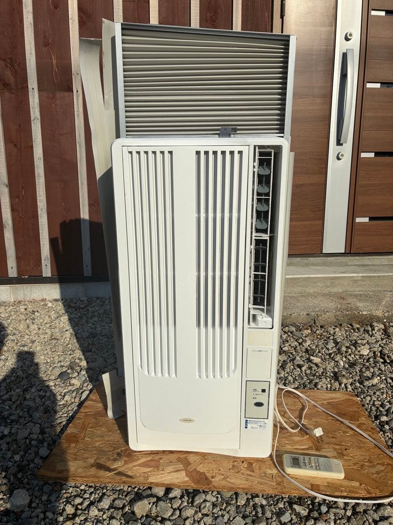 取りに来れる方限定。KOIZUMI 窓用エアコン KAW-1682
