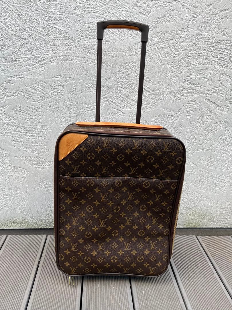 Vuitton キャリーケース