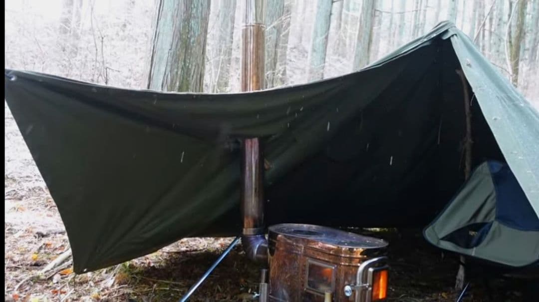 ポーランド軍幕×2枚.サイズ2.ハトメ2個 (1977年 & 78年)