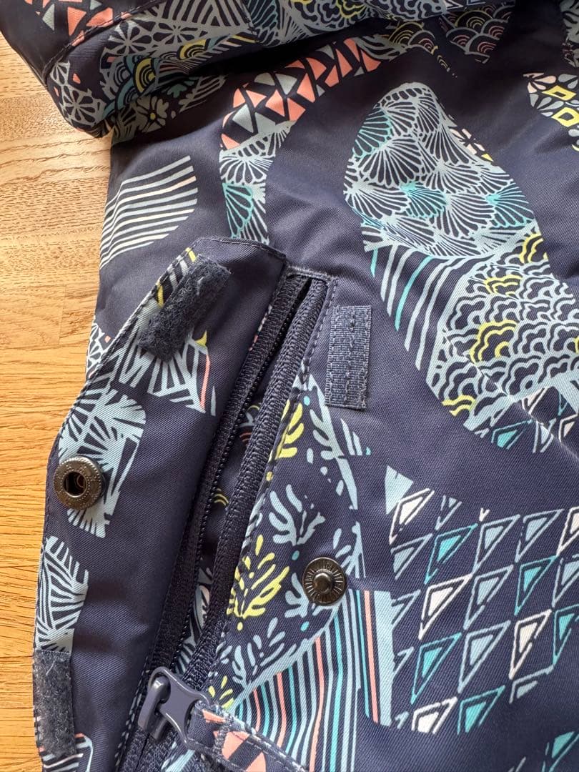 【美品】ROXY 子供用 スノーボード ジャケットとパンツセット　１４０センチ