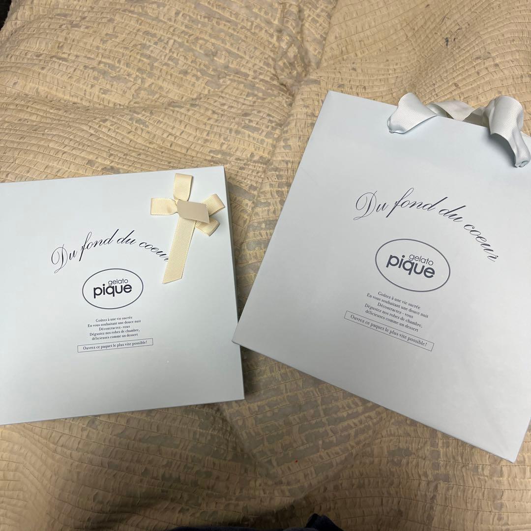 新品未使用　ジェラートピケ　ミュシャ　花柄サテンシャツ　ロングパンツ