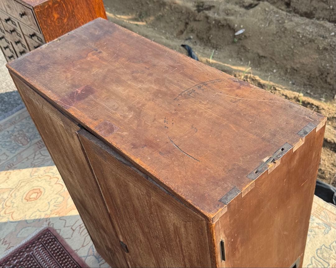 気づけば手放せない｜大正期 総桐 観音扉 小引出し箪笥