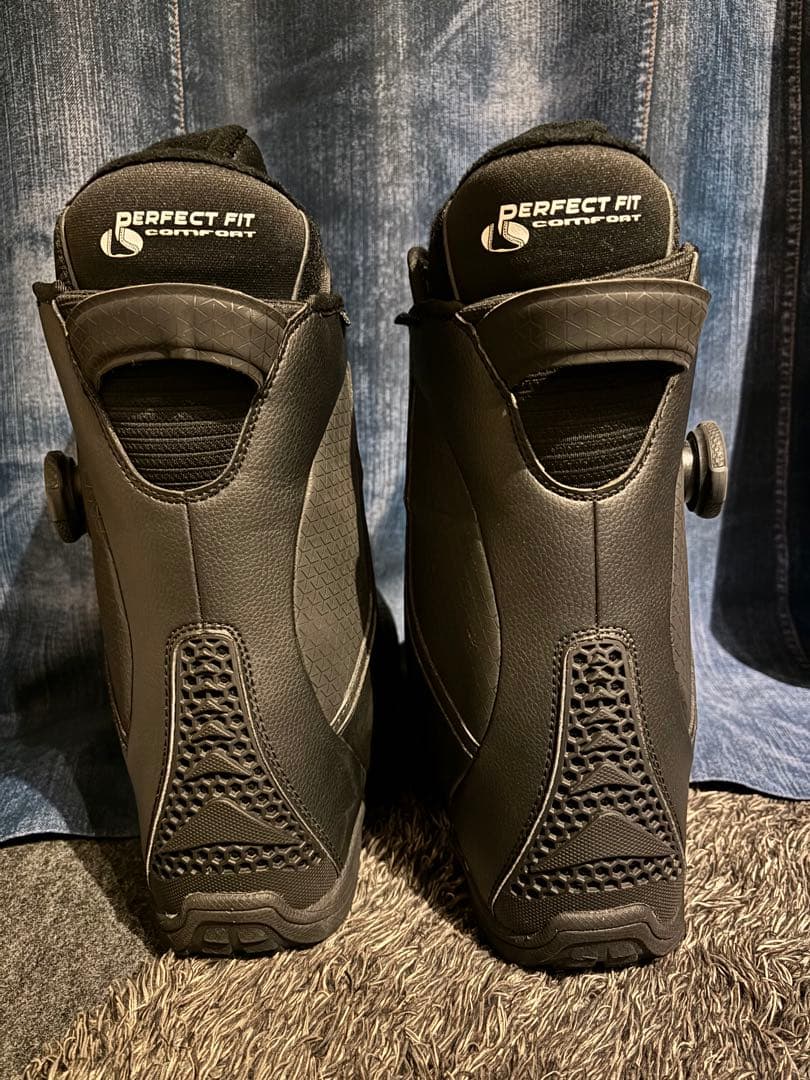 スノーボードブーツ(THREE LYT BOA FOCUS)