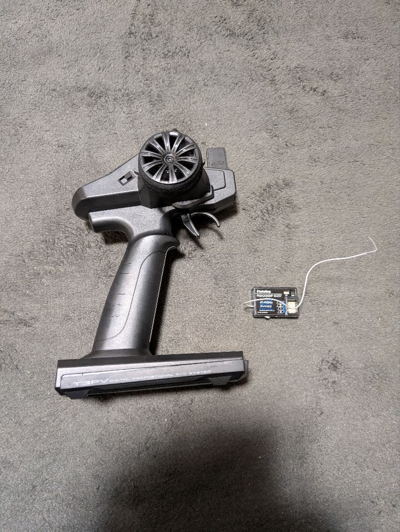 モ*ン様 Futaba 3PV 2.4G 受信機、取説、箱