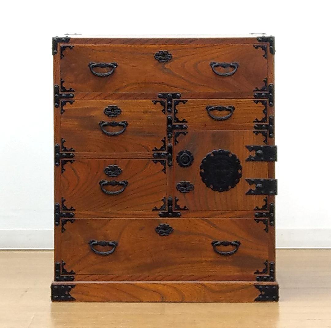 木製 欅 渦杢 杢目 内桐 鍵付き 彫刻飾り金具 民芸箪笥 小物整理収納 和家具