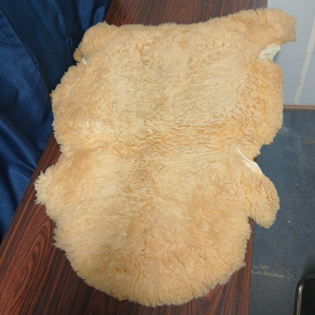 Luxurious Lambskin ラグ ベージュ ムートンA