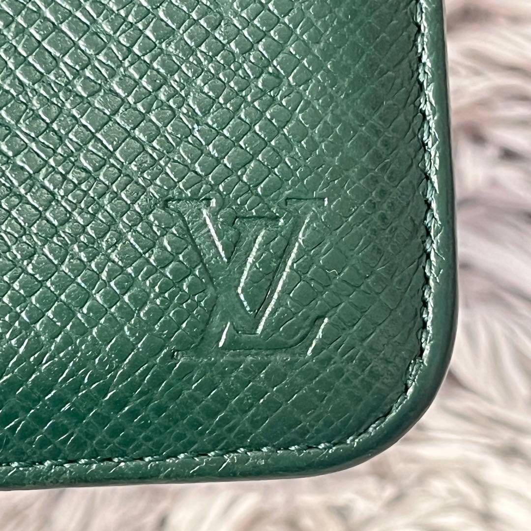 ルイヴィトン　ポルトビエモネジップ　タイガ　折り財布　ラウンドジップ　グリーン