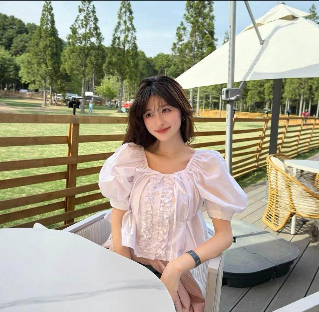 トップス Bibiy. CYNTHIA CROPPED BLOUSE