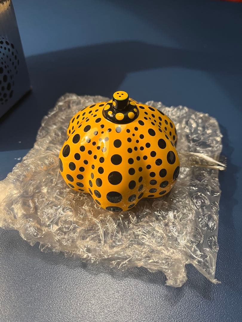 【新品・未使用】草間彌生　ペーパーウェイト