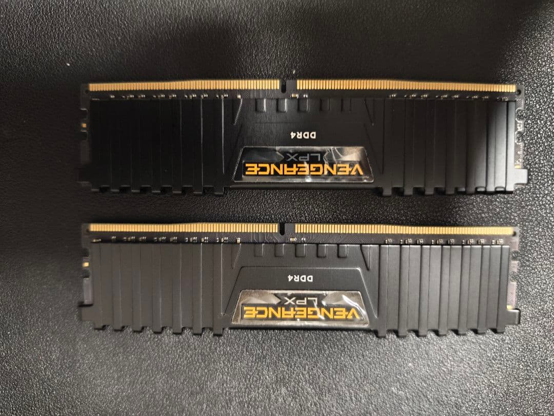 開封のみCorsair DDR4-3200 16GB (8GB×2枚)