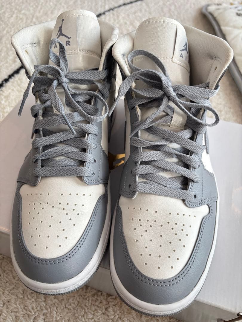 Air Jordan 1 Mid グレー/ホワイト