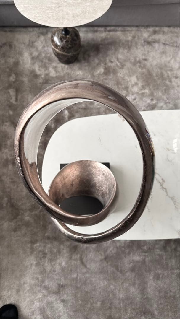 インテリア、オブジェ　デザイン製彫刻