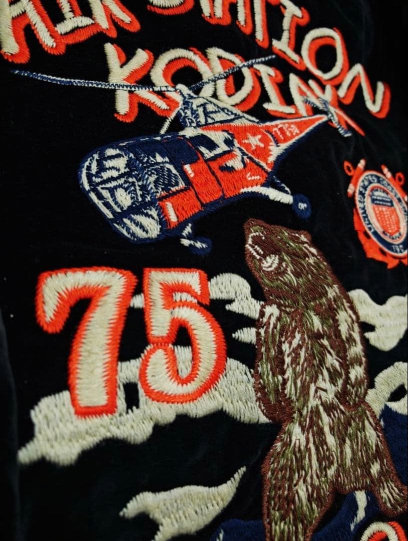 AVIREX USA 日本限定　スカジャン　２面用　コディアック　別珍　レーヨン