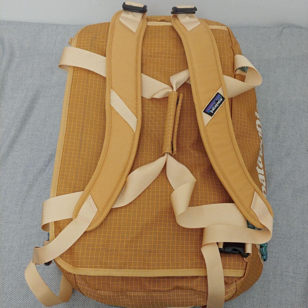 パタゴニア ブラックホール ダッフル 40L リュック タグ付き