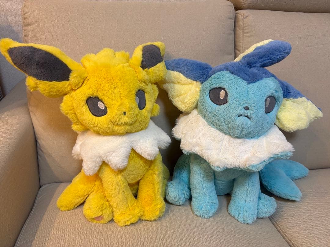 ふわふわ抱きぬいぐるみ　シャワーズ　サンダース