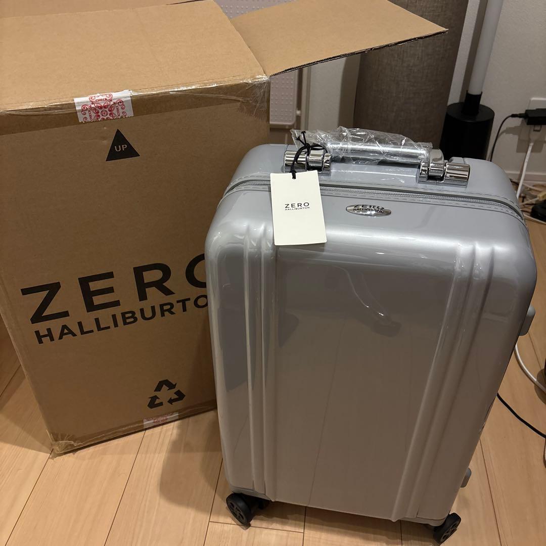 ZERO HALLIBURTON シルバーキャリーケース