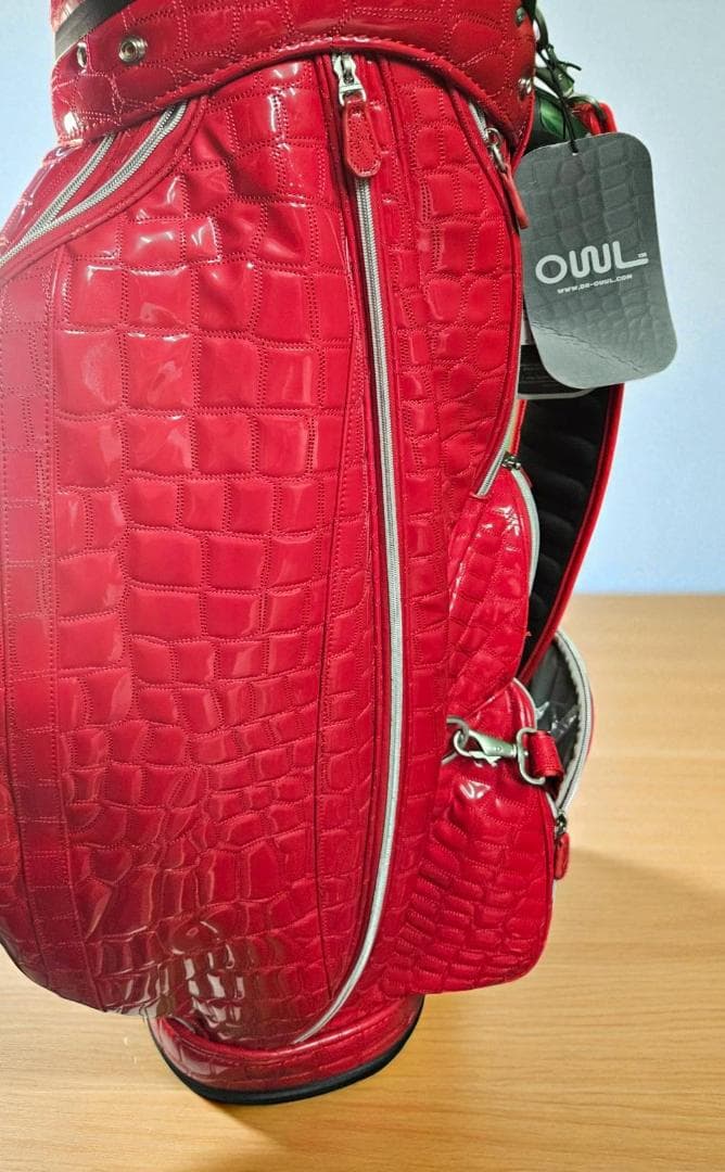 送料無料/展示品未使用　OWL エナメル高級ワニ柄型押しゴルフバッグ レッド