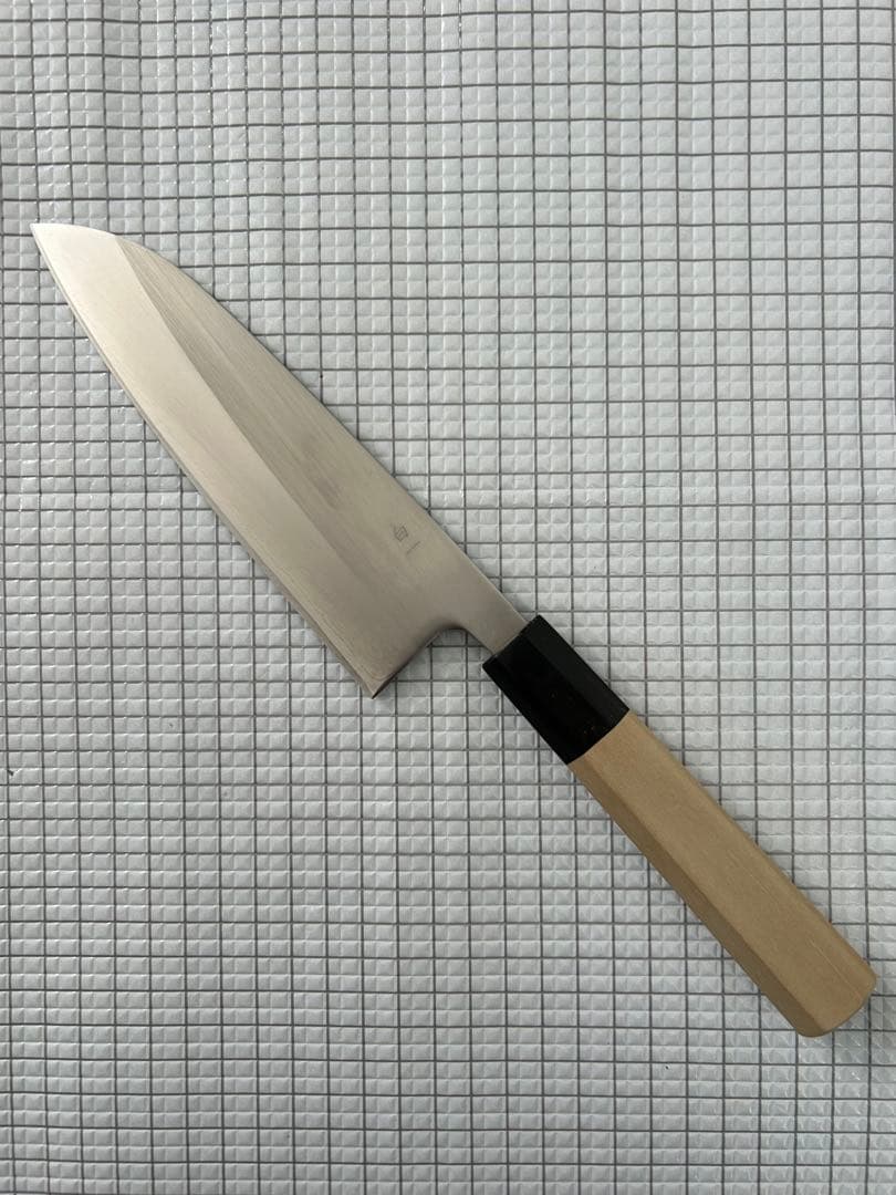 仙助 包丁 三徳 三徳包丁 安来鋼白紙一号割込 水牛八角柄 165mm ①