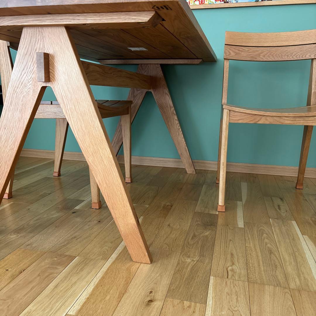 ダイニングテーブル　DOORS