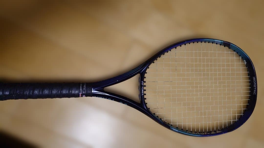 ラケット(硬式用) EZONE 100 2022