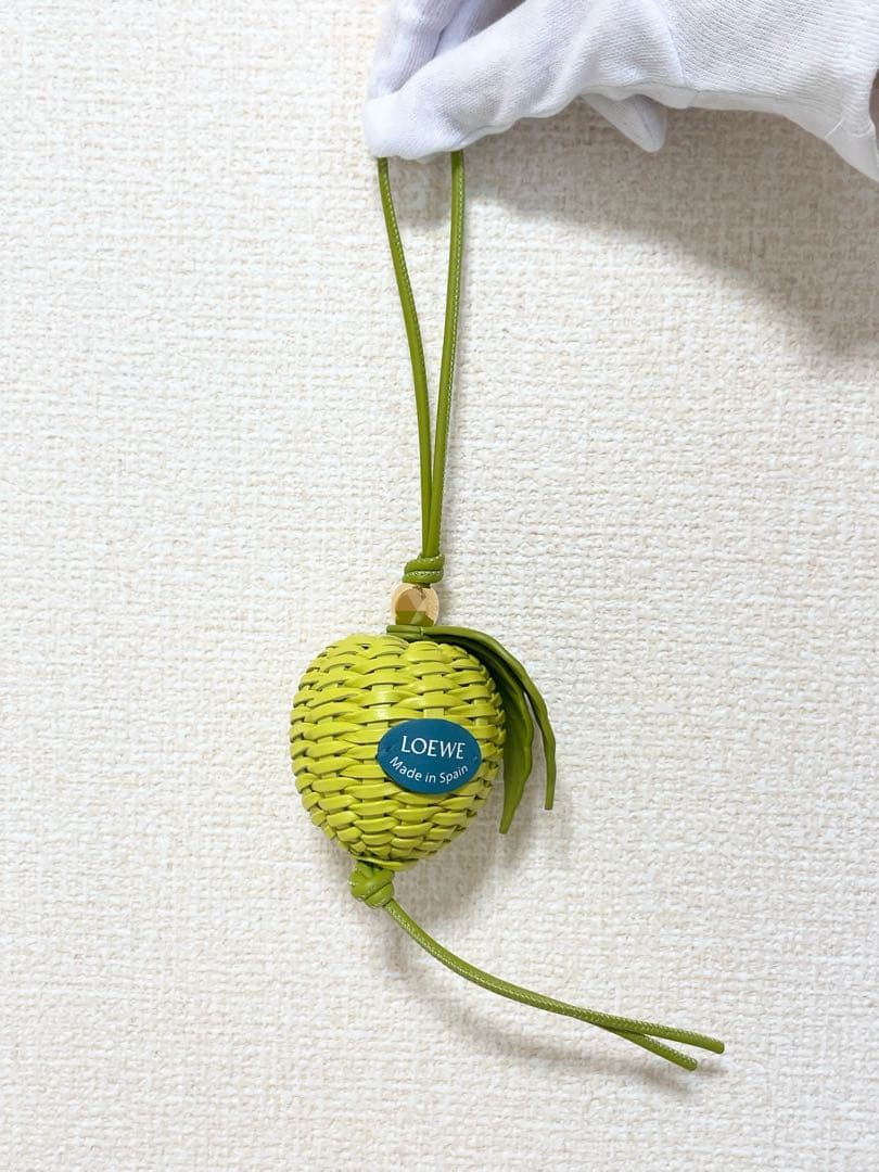 【美品！早い者勝ち！】LOEWE ロエベ アップル 林檎 バッグチャーム