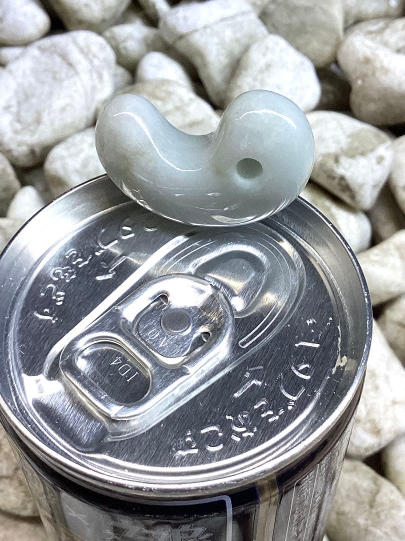 ✳古代からの吉祥幸運の勾玉‼️ 外部鑑別書取得品‼️糸魚川翡翠勾玉　本物をお守りに