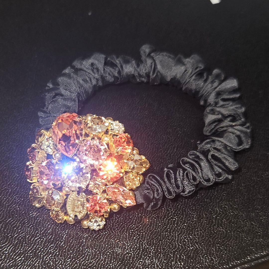 スワロフスキー　シュシュ　ヘアゴム