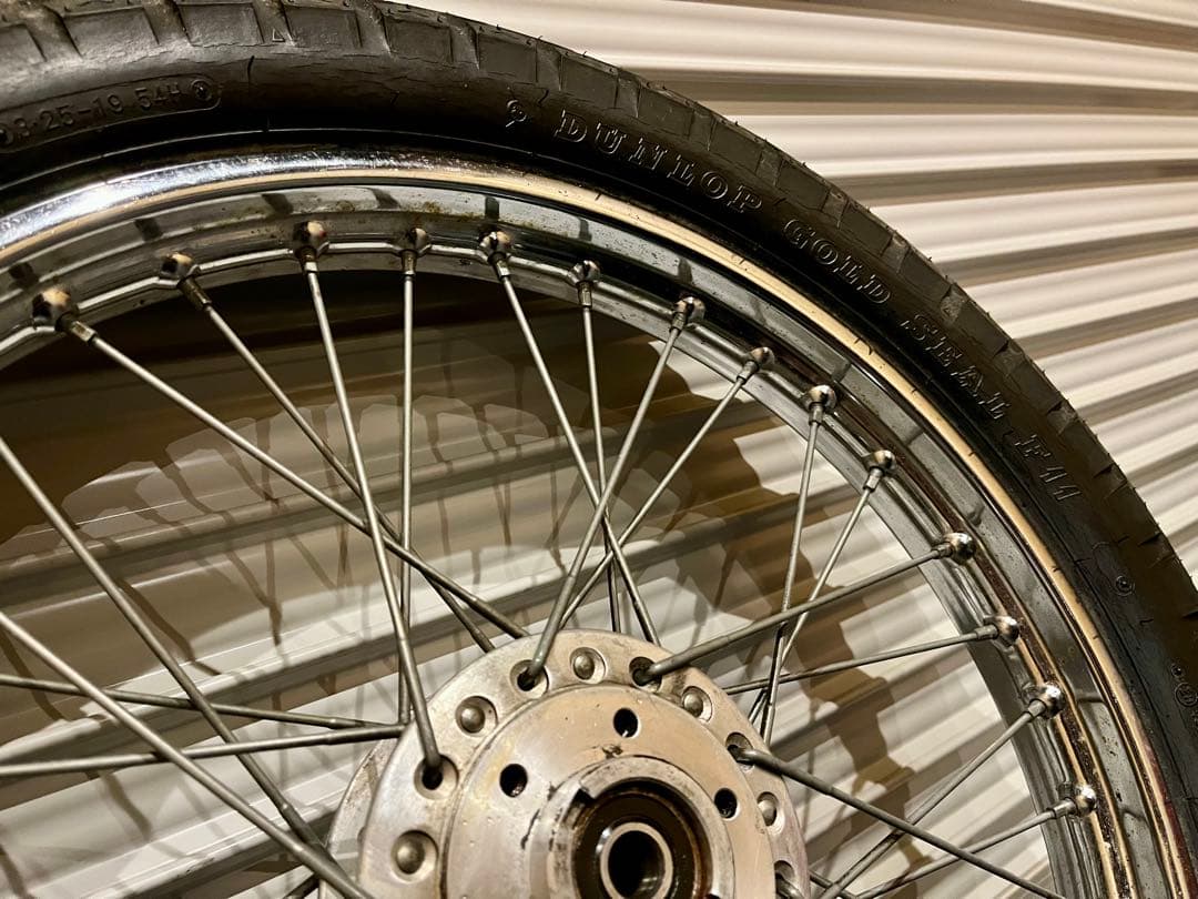 送料込み!! GT380 純正スポークホイール 19インチ　GS400