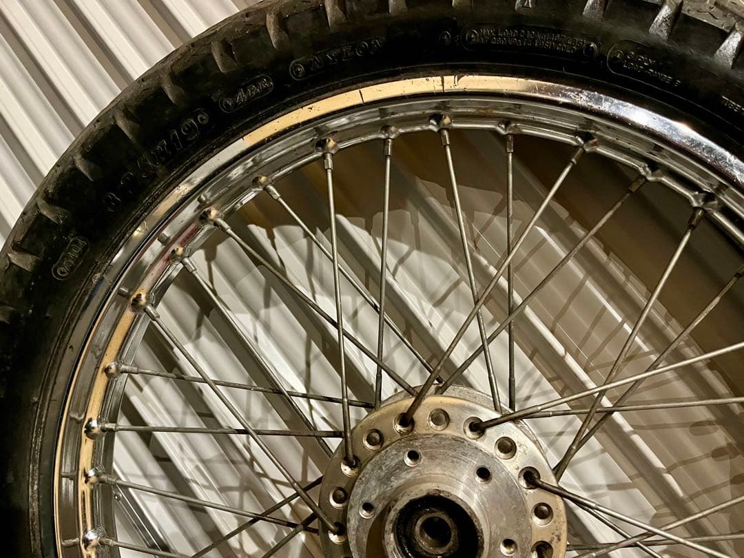 送料込み!! GT380 純正スポークホイール 19インチ　GS400