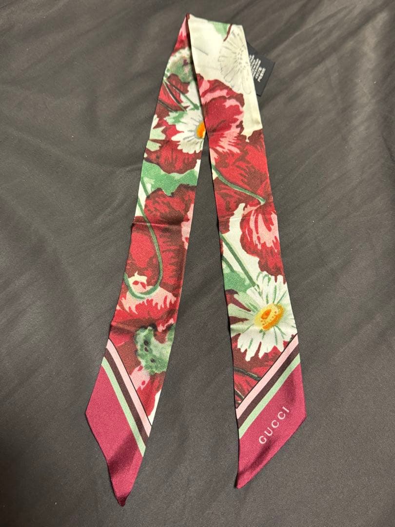 GUCCI　花柄　ネックボウ　シルクスカーフ　新品