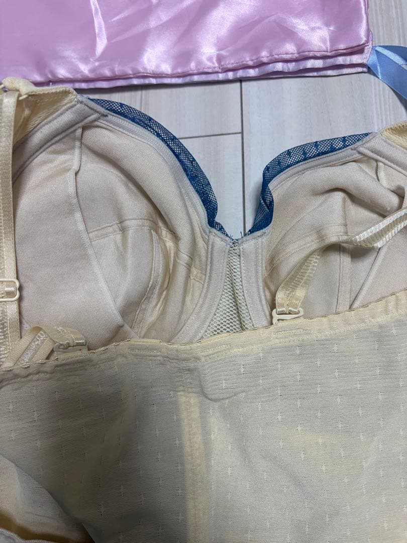 補正下着MARUKO リュミエスボディスーツ