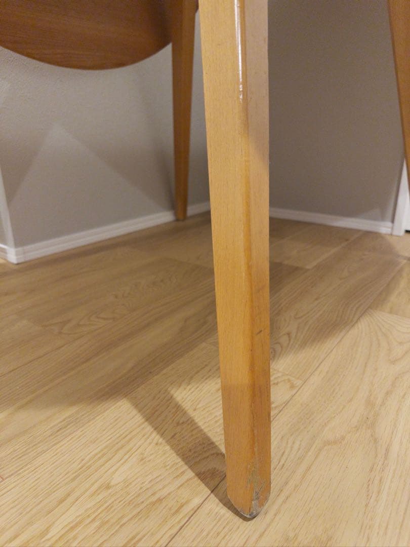 アーコール(Ercol)のドロップリーフテーブル(バタフライテーブル)