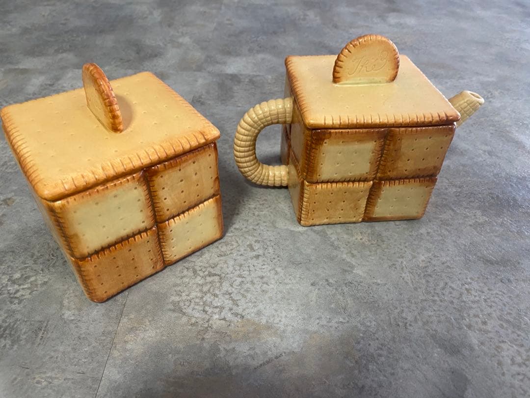 可愛いクッキーモチーフ急須とお菓子入れなど