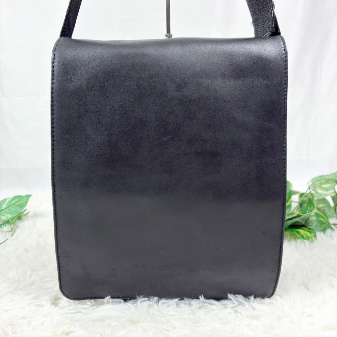 ヴィスコンティ 本革 メッセンジャーバッグ　ショルダーバッグ　A4可　ブラック