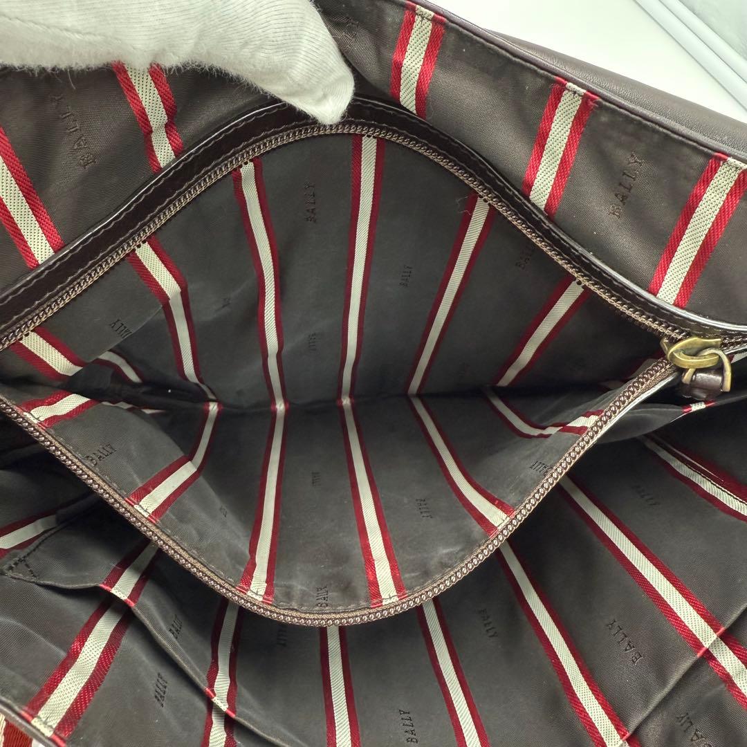 ✨美品✨BALLY バリー レザー メッセンジャーバッグ A4対応 ブラウン