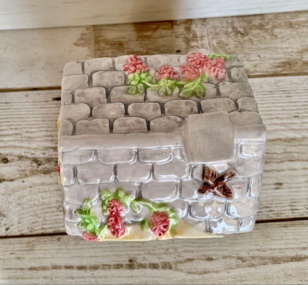 ジンジャーとピクルスのお店 オルゴール 箱入り ピーターラビット