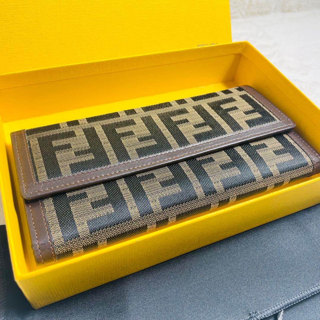 新品未使用品　正規品FENDI フェンディ　ズッカ柄ロングウォレット　長財布　茶