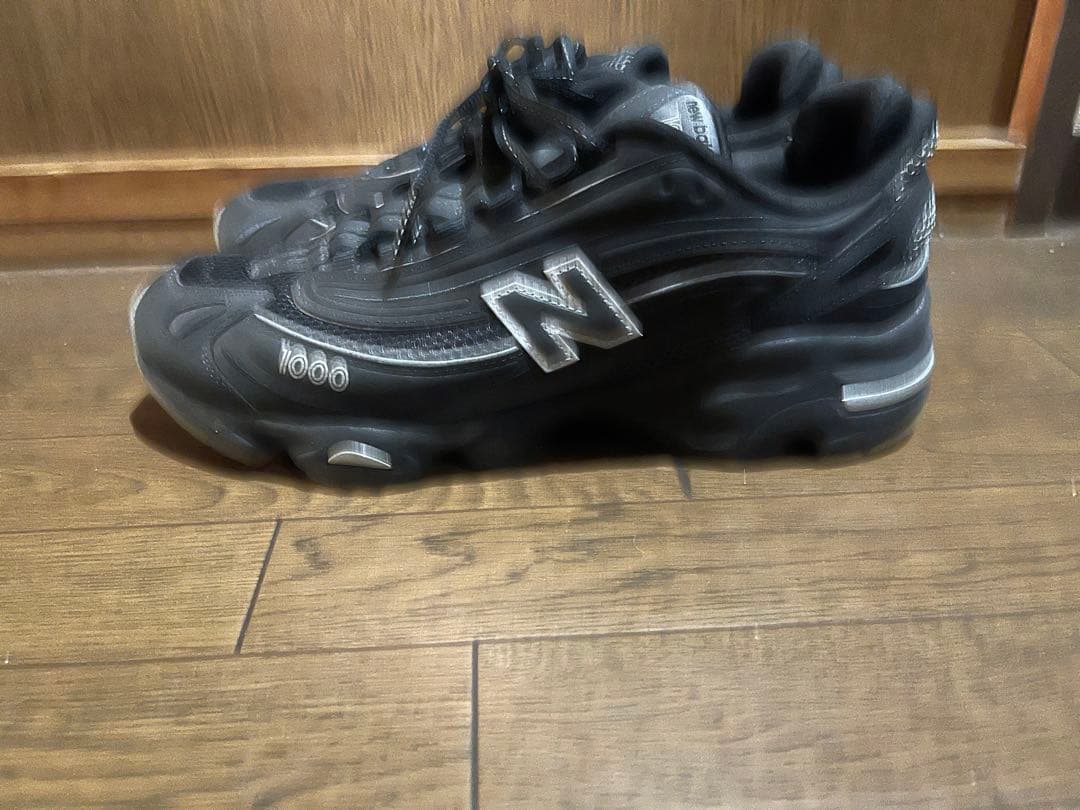 New Balance 1000 ブラックスニーカー
